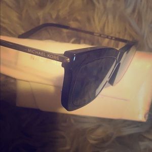 Michael kors Cat eye sunglasses,used ones.